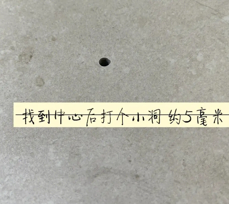 酒泉市瓷砖空鼓维修公司专业解答在瓷砖铺贴过程中，如果砂料搅拌不均匀，将会带来以下问题