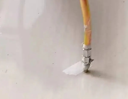 酒泉市瓷砖空鼓维修公司专业解答在瓷砖铺贴过程中，如果使用的砂料过粗（如全部使用了粗砂），可能会导致以下问题